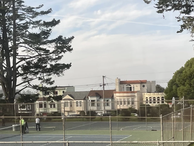Profile of the basketball court Larsen Park, San Francisco, CA, United States