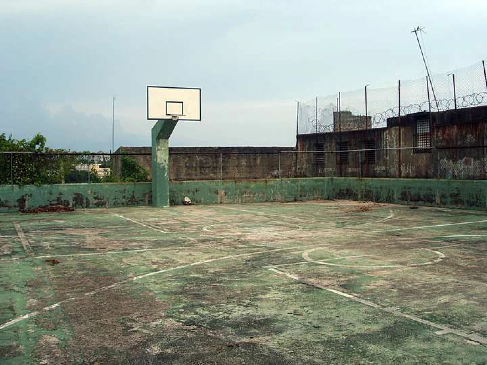 Santo Domingo Basketball Court: Santa Barbara Playground Courts of