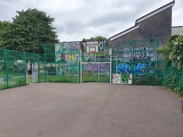 Profile of the basketball court Albany Park, Bristol, United Kingdom
