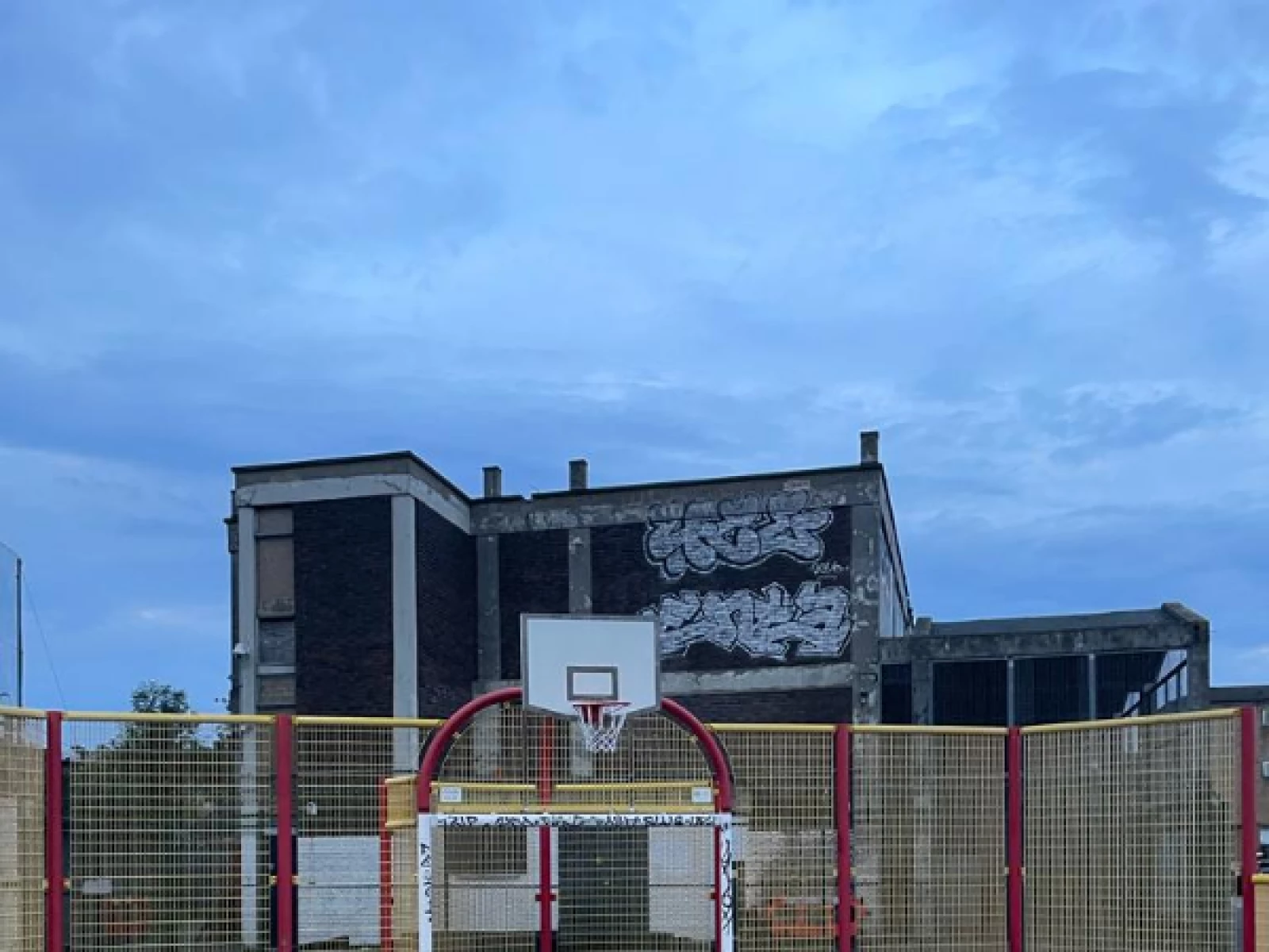 London Basketball Court: West Hampstead Concrete Park Courts of the World